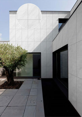 সাদা ৬০০x১২০০মিমি ম্যাট অ্যান্টিক আউটডোর কার্টেন ওয়াল চীনামাটির টালি